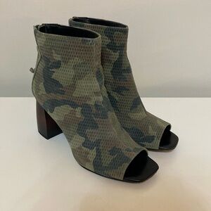 Sanctuary Rock It Camouflage Open Toe Booties size 8